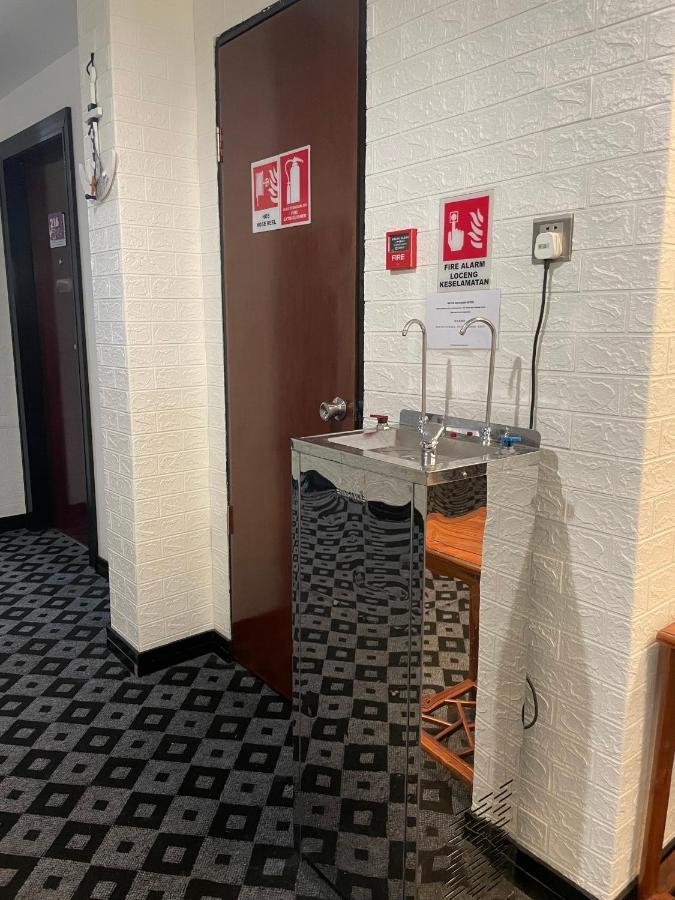 New World Express Motel Bintulu Exteriér fotografie