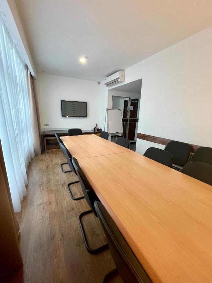 New World Express Motel Bintulu Exteriér fotografie
